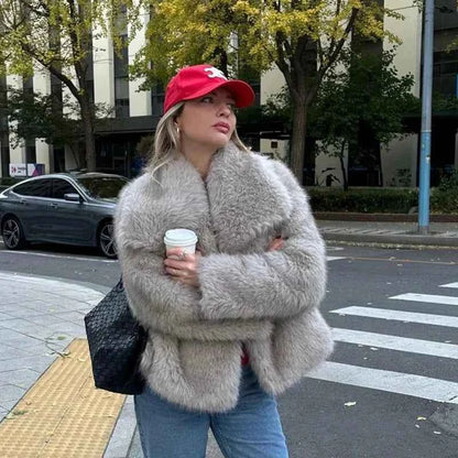 Casaco Gradiente de Luxo Feminino — Presença Imponente 012