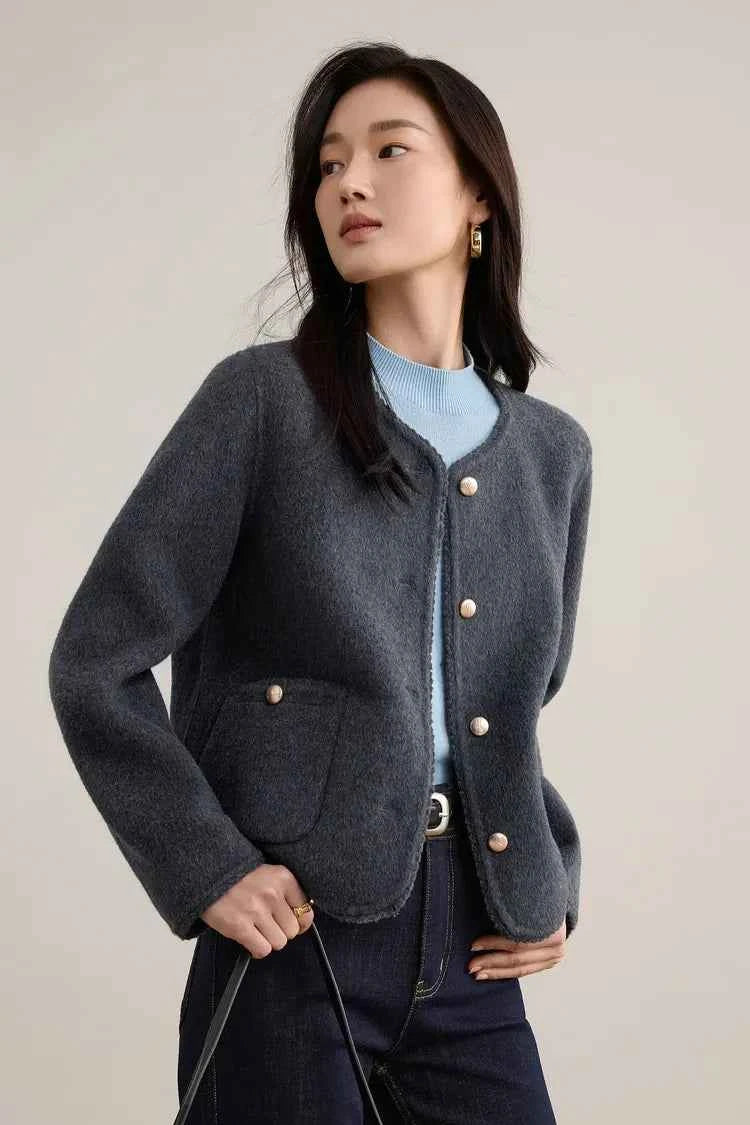 Casaco de Lã Feminino Élise – Elegância Bouclé em Lã 100%