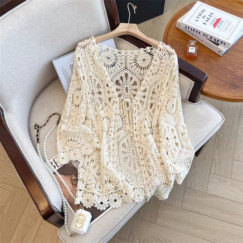 Cardigan de Crochê Elegância Boêmia - AlmaChic