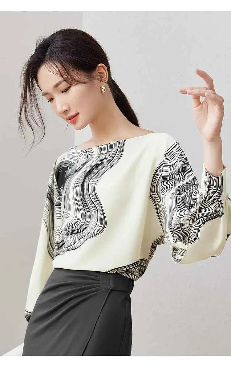 Blusa Chiffon Estampada Élise Marbre — Elegância Contemporânea com Leveza Absoluta