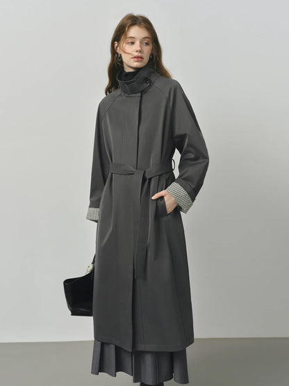 Trench Coat Feminino Beatrice — Leveza, Estrutura e Estilo Contínuo