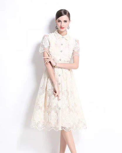 Vestido de Renda Feminino Cléo – Cintura Império e Botões Frontais