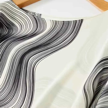 Blusa Chiffon Estampada Élise Marbre — Elegância Contemporânea com Leveza Absoluta