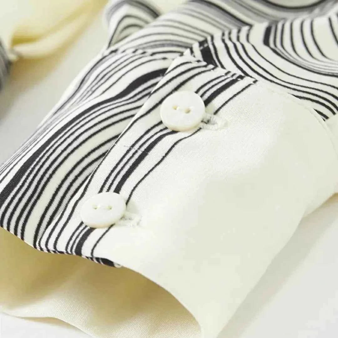 Blusa Chiffon Estampada Élise Marbre — Elegância Contemporânea com Leveza Absoluta