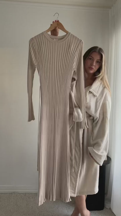 Vestido Midi de Malha ChicMaxi – Conforto Elegante para Outono & Inverno