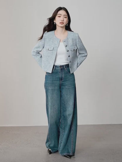 Casaco Tweed Feminino Azul Viviane – Alfaiataria Curta & Botões de Metal