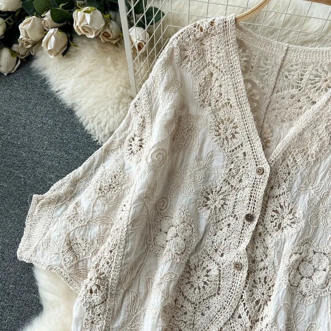 Saída de Praia Boho em Renda e Franjas – Amora