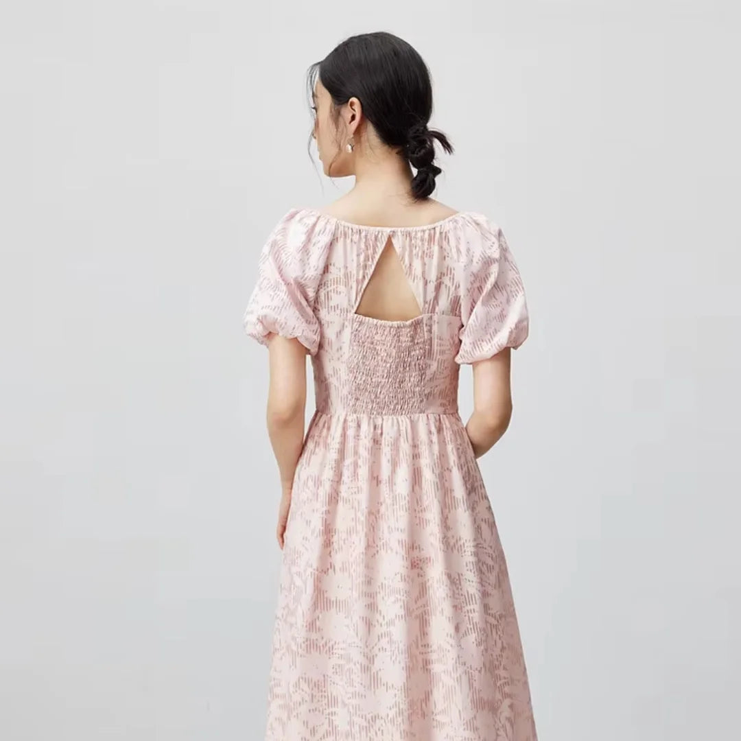 Vestido Midi Floral Rosé – Romance Refinado em Cada Detalhe