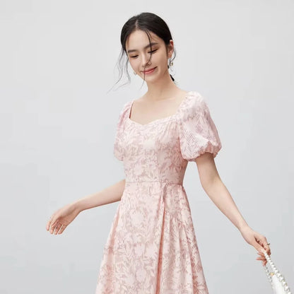 Vestido Midi Floral Rosé – Romance Refinado em Cada Detalhe