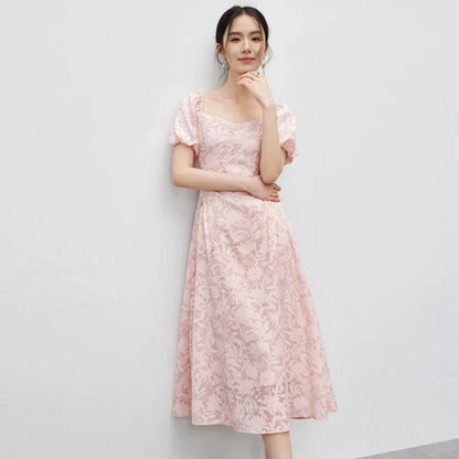Vestido Midi Floral Rosé – Romance Refinado em Cada Detalhe