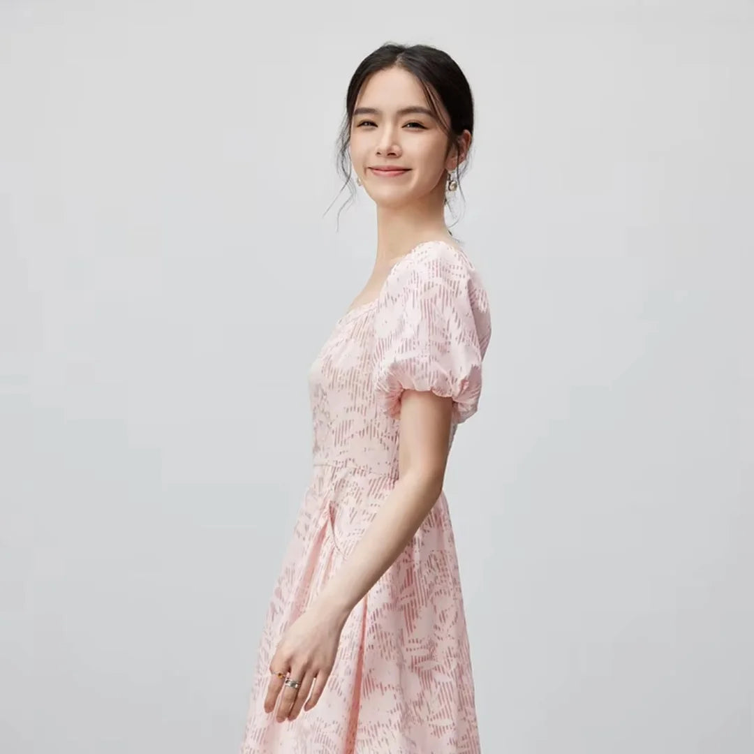 Vestido Midi Floral Rosé – Romance Refinado em Cada Detalhe