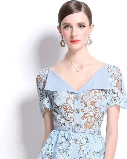 Vestido de Renda Feminino Helena Peplum – Cintura Império e Acabamento Bordado