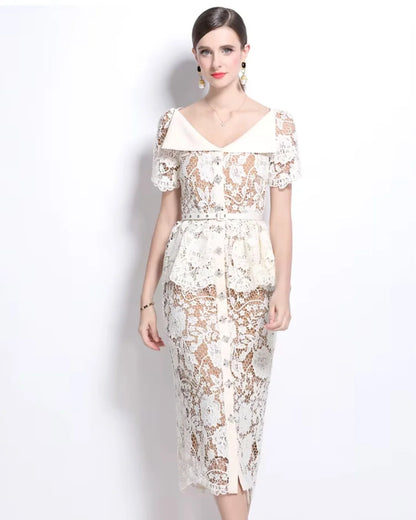 Vestido de Renda Feminino Helena Peplum – Cintura Império e Acabamento Bordado