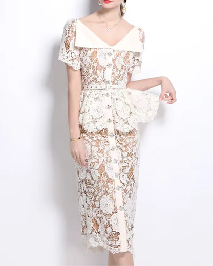 Vestido de Renda Feminino Helena Peplum – Cintura Império e Acabamento Bordado